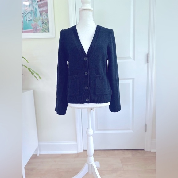 Gap Petite Medium black cardigan sweater buttons - Picture 2 of 7